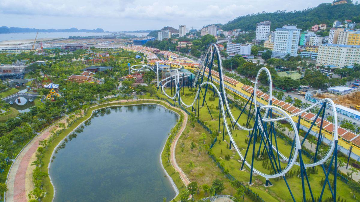 Kinh nghiệm du lịch Hạ Long 2025: Lịch trình, ăn chơi, di chuyển
 - 4